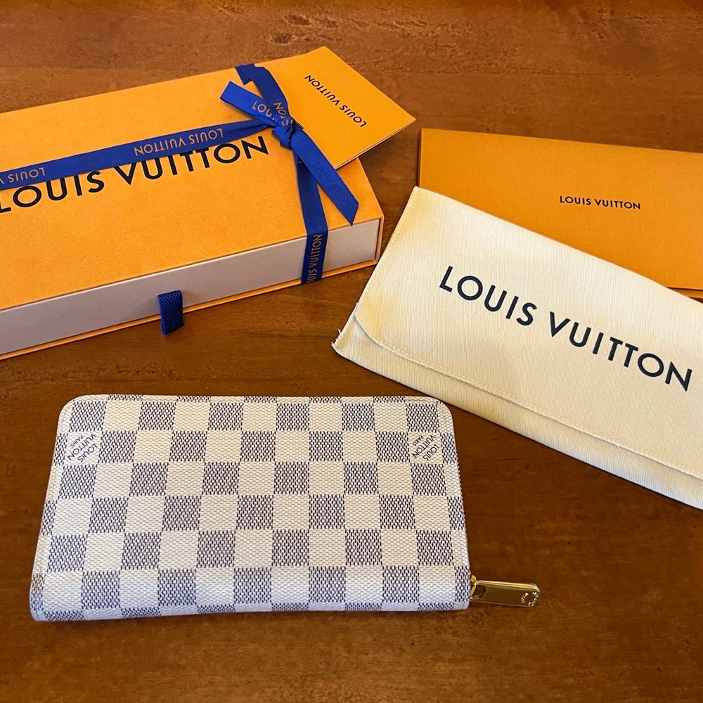 Louis Vuitton Damier Azur Zippy Wallet